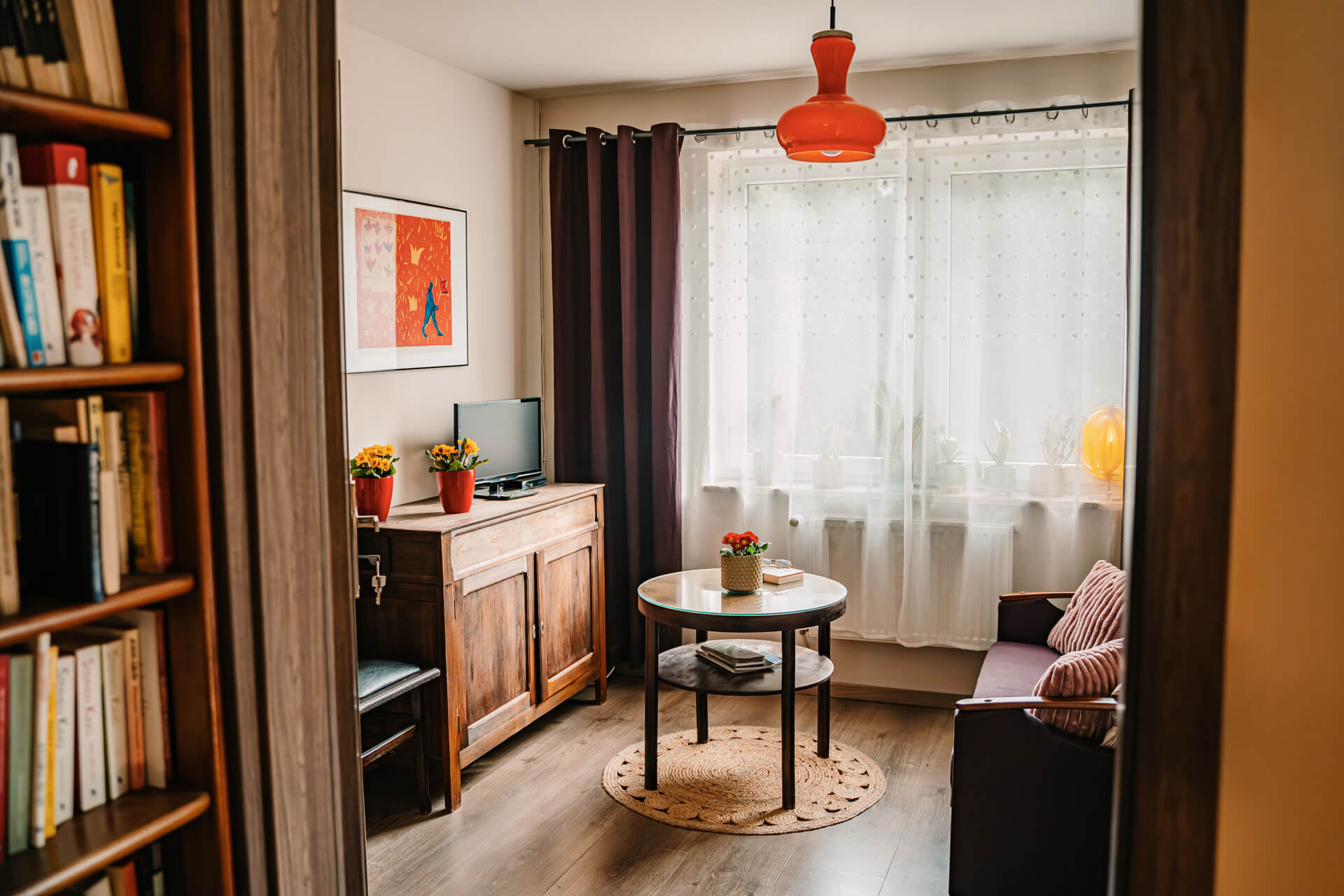 salonik apartamentu w willi tuŻur w agroturystyce z wyżywieniem w Borach Tucholskich